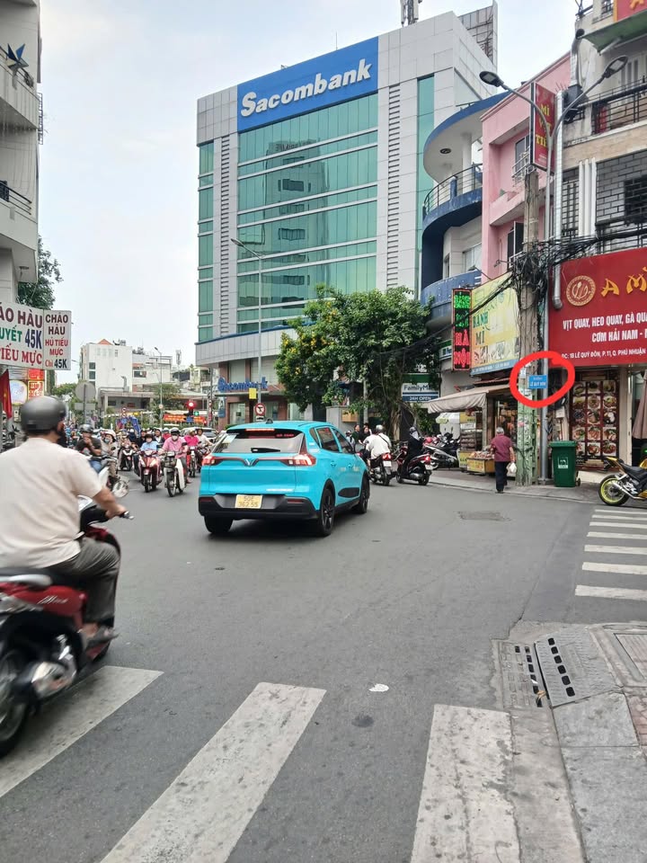 Nhà 3 tầng mặt tiền kinh doanh Trần Quang Diệu, Quận 3 - Giá 9.9 tỷ, cơ hội đầu tư hấp dẫn!