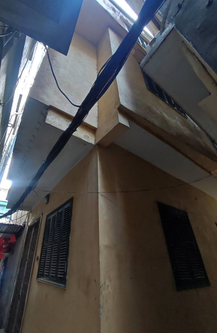 Nhà góc Nguyễn Trường Tộ 32m² 4 tầng giá 13.9 tỷ - Không thể bỏ lỡ!