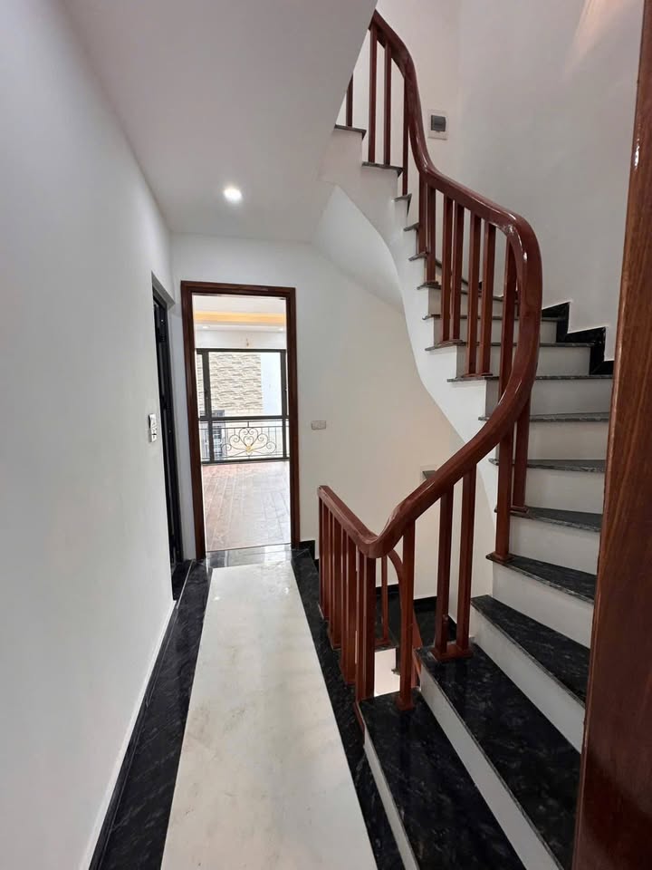 Nhà phố Thanh Trì 40m² giá 6 tỷ - Gác lửng hiện đại, không thể bỏ lỡ!