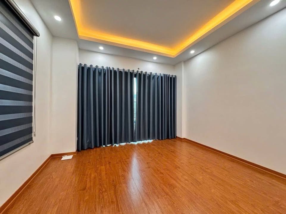 Nhà riêng Thượng Cát, Bắc Từ Liêm 32m² giá 5.3 tỷ - Nội thất đẹp, ô tô đỗ gần!
