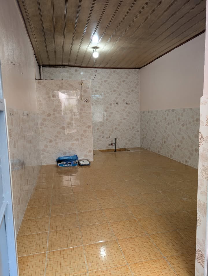 Phòng trọ chính chủ tại trung tâm TP.Cần Thơ 18m² giá 1.2 triệu - Không ngập nước, thoải mái sinh hoạt!