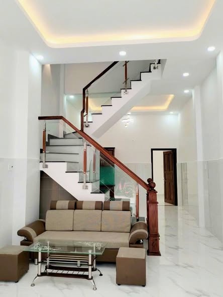 Nhà chính chủ Lê Văn Quới, 54m² giá 4.4 tỷ - Sẵn sàng vào ở ngay!