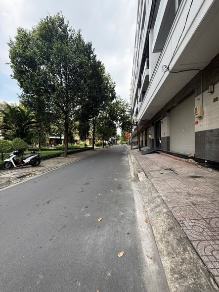 Bán gấp nhà mặt tiền KDC Bình Phú 2, Quận 6, 90m² - Đầu tư sinh lời cao!