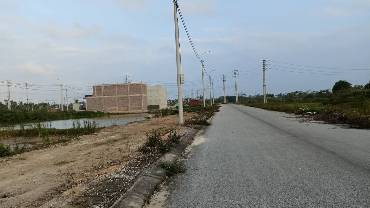 Đất nền tại đường Thanh Niên, thị trấn Hà Trung, 120m² - Giá thỏa thuận hấp dẫn!