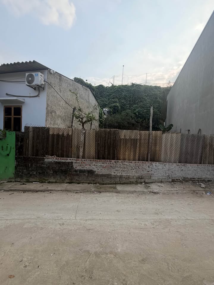 Đất nền Ngõ 141 Quang Trung, Yên Bái 111m² giá 1.3 tỷ - Vị trí trung tâm, không ngập nước!