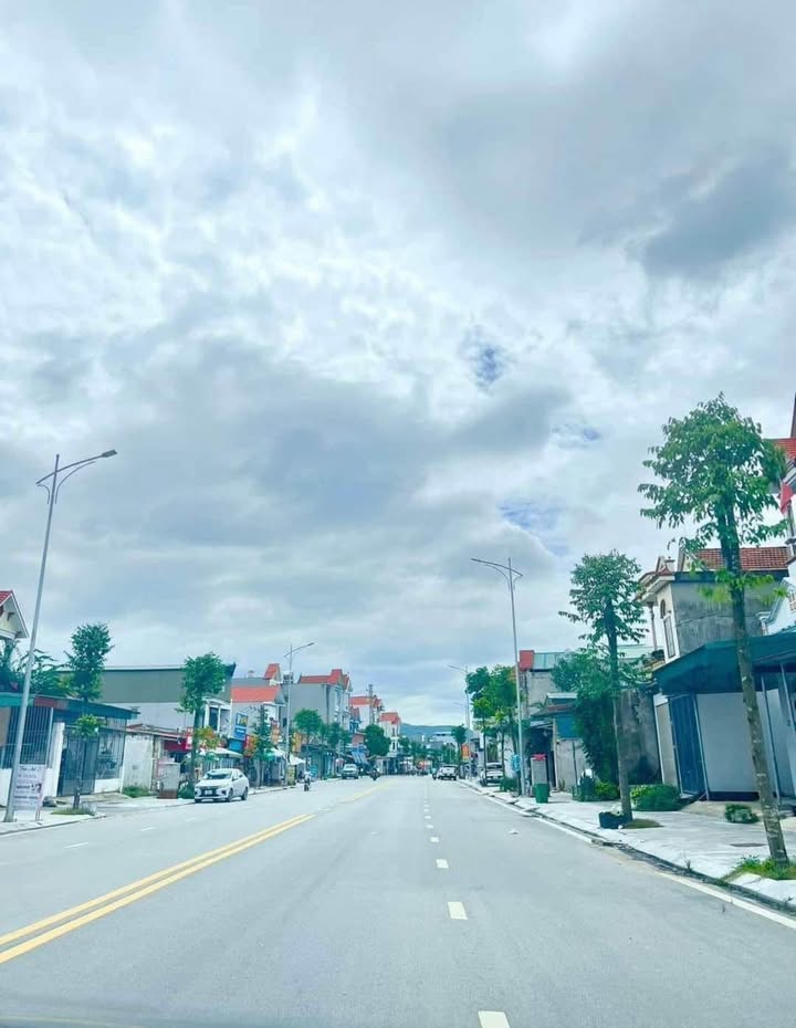 Đất biệt thự L10 ô 16, Thôn Làng, Hạ Long 300m² giá 4.5 tỷ - Cơ hội đầu tư hấp dẫn!