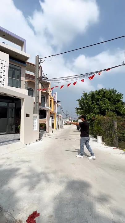 Nhà phố Phước Lý, Huyện Cần Giuộc, 92m² giá 2.45 tỷ - Ô tô vào tận sân