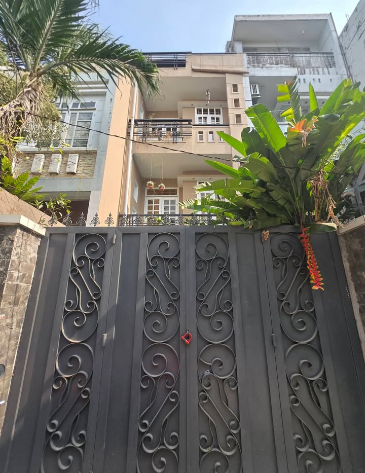 Nhà phố Gò Vấp 76m² giá 7.19 tỷ - Đường xe hơi thông thoáng!