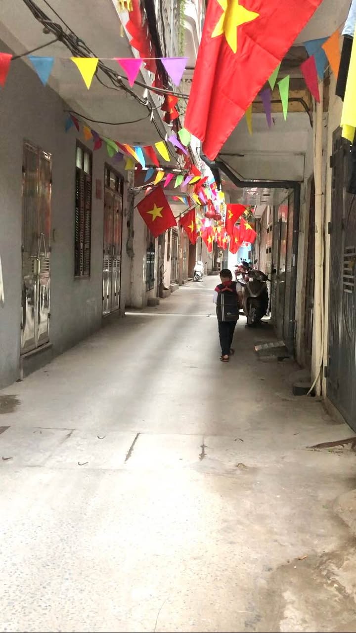 Đất Kim Mã 15m² giá 3.8 tỷ - Lô góc 2 mặt ngõ, gần phố lớn!