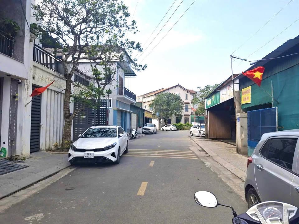 Đất nền tại Phường Hà Huy Tập, 152m² giá 5 tỷ - Vị trí đắc địa, sầm uất!