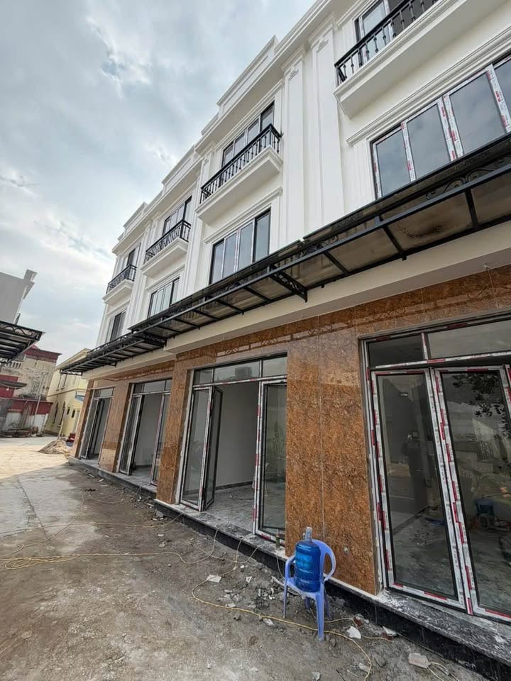 Nhà độc lập 3 tầng tại An Dương 40m² giá 2.35 tỷ - Chính chủ, đầy đủ nội thất!