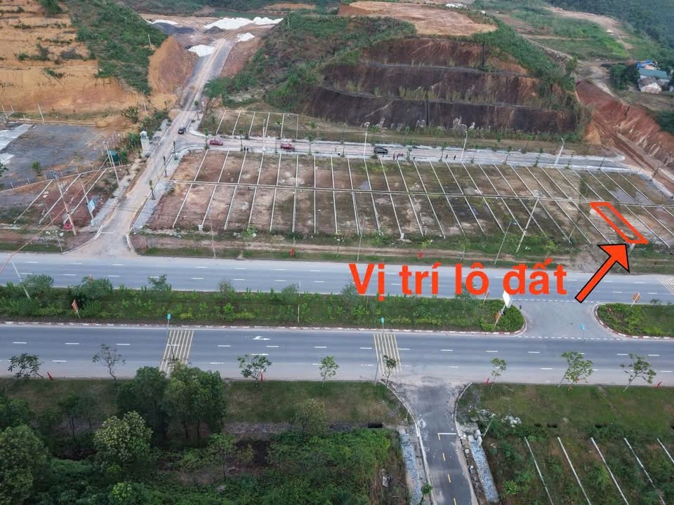Đất mặt đường Âu Cơ, Yên Bái 100m² giá 2.1 tỷ - Cơ hội đầu tư không thể bỏ lỡ!