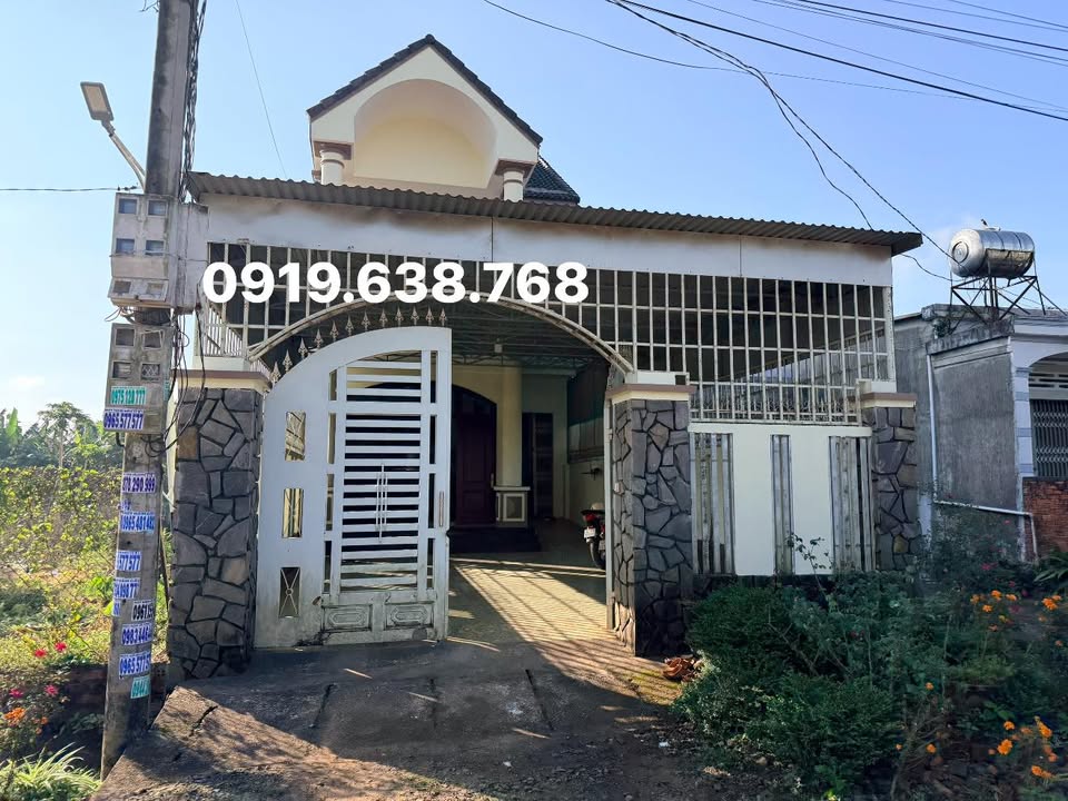 Nhà mặt đường Lê Thị Hồng Gấm, xã Ea Đar, 224m² - Vị trí kinh doanh đắc địa!