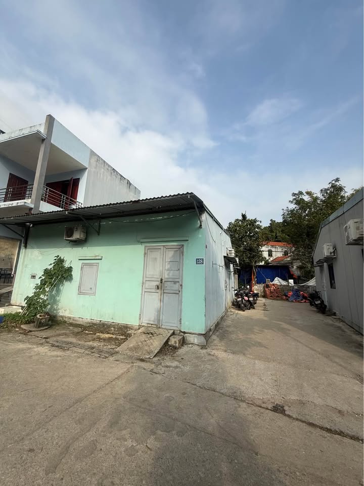 Đất mặt hồ Ba Za, Uông Bí 76.5m² giá 1.6 tỷ - Cơ hội đầu tư hiếm có!