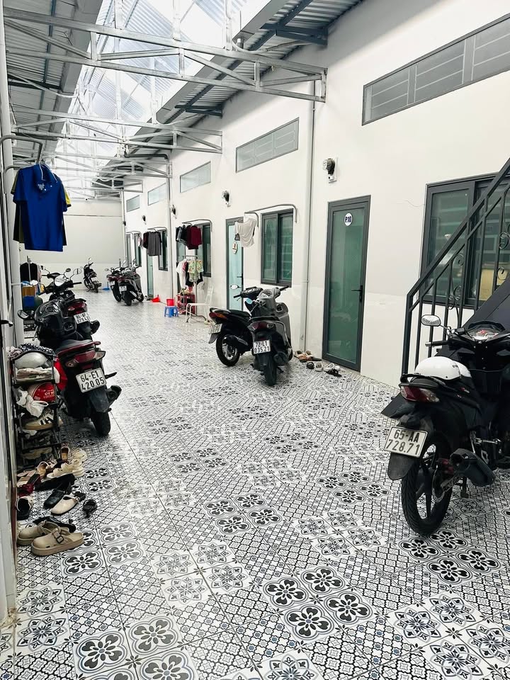 Phòng trọ gác tại hẻm 25 Đường Đồng Văn Cống, 2.5 triệu - Tiện nghi đầy đủ!