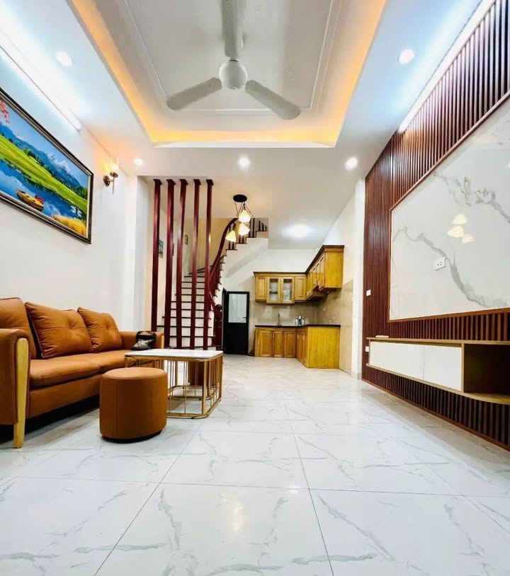 Nhà 4 tầng Hoàng Hoa Thám 23m² giá 6 tỷ - Gần Hồ Tây, vào ở ngay!