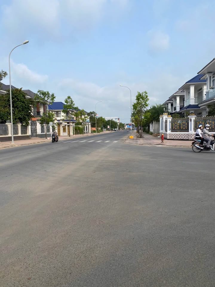 Biệt thự Ticco Nguyễn Trãi Gò Công 276m² giá 8.2 tỷ - Nhà ở nghỉ dưỡng đẳng cấp!