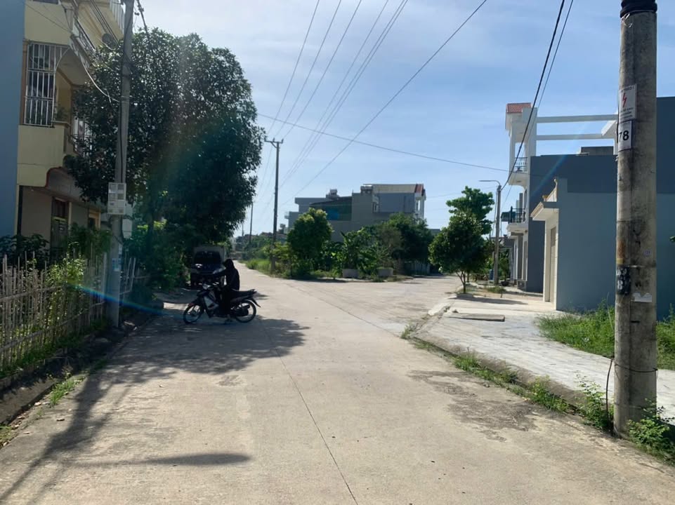 Đất nền Phường Nam Thành, 90m² giá 4 tỷ - Sổ đỏ chính chủ, thuận tiện di chuyển!