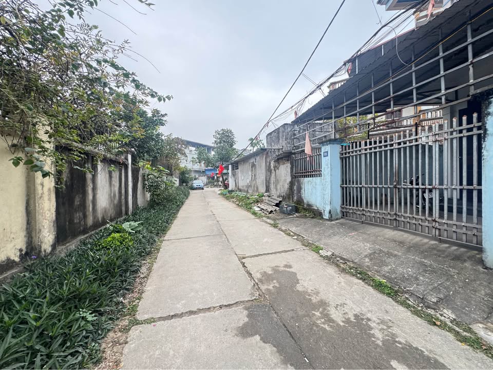 Nhà bán tại Cổng Phụ CDKT Tài Chính, Thái Nguyên 165m² - Vị trí đắc địa, giá chỉ 2 tỷ!