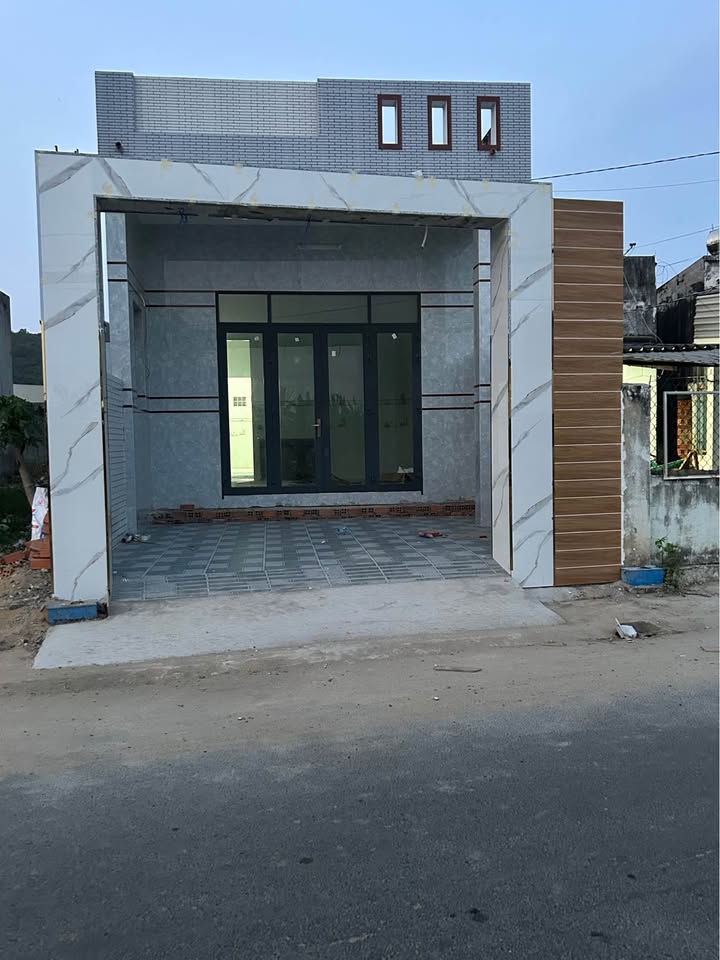 Nhà mặt tiền Huỳnh Mẫn Đạt Long Hải 95m² giá 2.5 tỷ - Cơ hội đầu tư hiếm có!