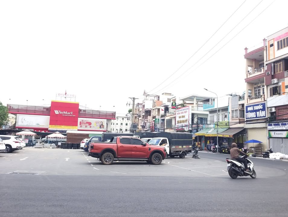 Nhà 3 tầng đường Đoàn Thị Kia, Thủ Đức 110m² giá 3 tỷ - Đầu tư sinh lợi tốt!