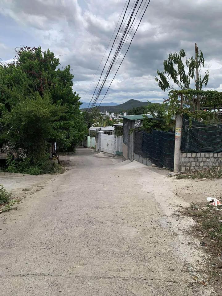 Đất đẹp Phường Vĩnh Hòa Nha Trang 100m² giá 1.7 tỷ - Cách biển chỉ 5 phút!