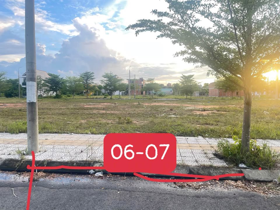 Đất nền chính chủ tại Điện Thắng 107m² giá 2.4 tỷ - Hướng Đông Bắc, sổ đỏ đầy đủ!