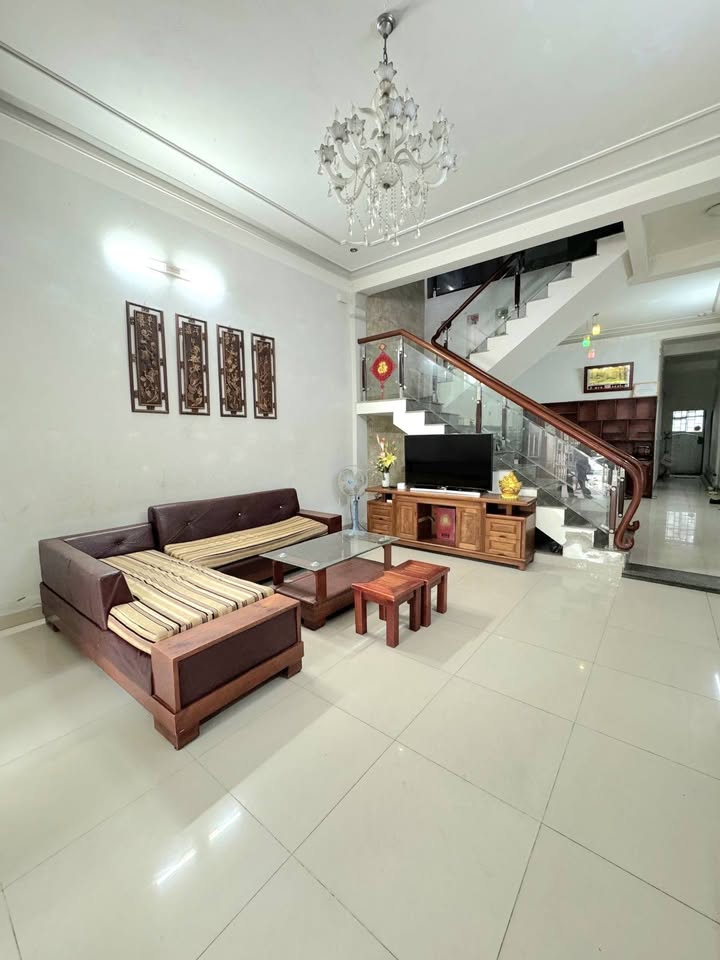 Nhà 2 tầng mặt tiền Sơn Thủy, Đà Nẵng 115m² giá 7.2 tỷ - Cơ hội không thể bỏ lỡ!