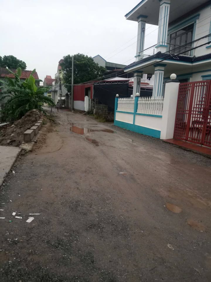 Đất nền lô góc Thôn Đạo Khê, Thị trấn Yên Mỹ 200m² giá 3 tỷ - Vị trí đắc địa, ô tô tránh thoải mái!