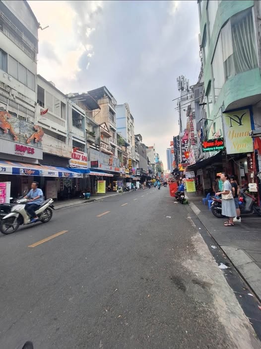 Nhà phố Bùi Viện, Quận 1, 52m² giá 14 tỷ - Đầu tư sinh lời ngay!