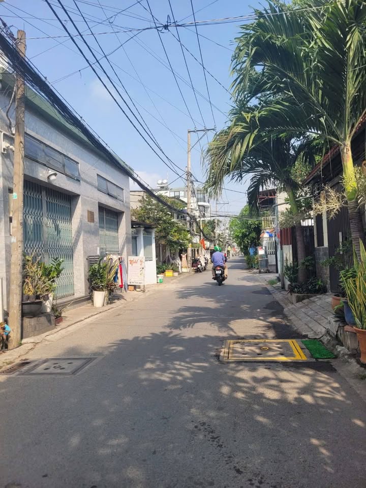 Nhà 2 tầng hẻm thông Hiệp Bình Chánh 52m² giá 3.5 tỷ - Cơ hội hiếm có!