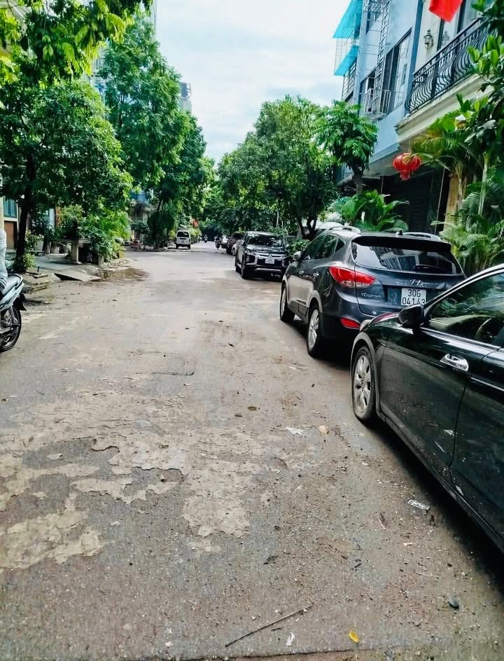 Nhà phố Quang Trung Hà Đông 50m² giá 9 tỷ - Vị trí đắc địa, sổ đỏ chính chủ!