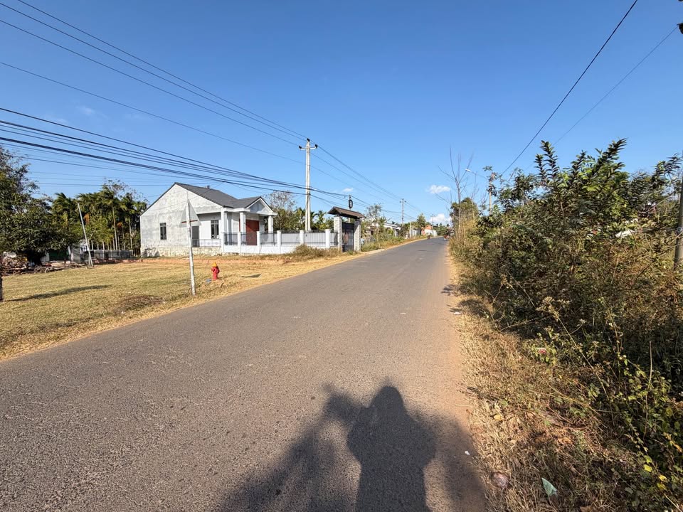 Bán FrontHouse mặt tiền trục chính liên xã Eaktur - 198m² giá 3.462 tỷ - Đầu tư sinh lời!