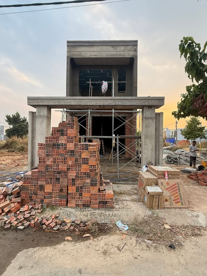 Nhà 1 Trệt 1 Lầu tại Mỹ Phước 3, Bến Cát 105m² giá 2.4 tỷ - Chính chủ bán gấp!