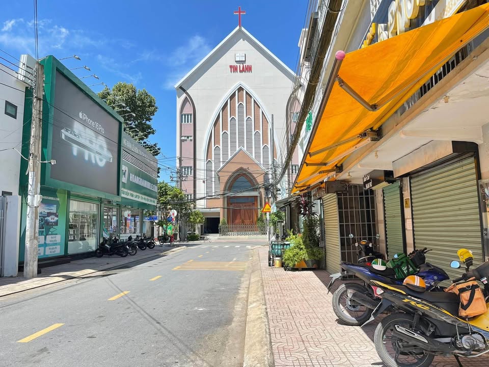 Nhà mặt tiền Giồng Dứa, TP Mỹ Tho 15m² giá 2 tỷ - Chính chủ bán gấp!