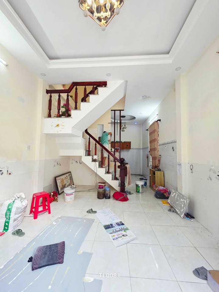 Nhà 3 tầng trung tâm Quy Nhơn 40m² giá 3.05 tỷ - Ôm góc hẻm thoáng mát!