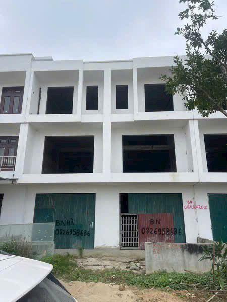 Nhà xây thô mặt tiền 10m tại Đại Lộ Nam Sông Mã 200m² - Tiềm năng đầu tư mạnh mẽ!