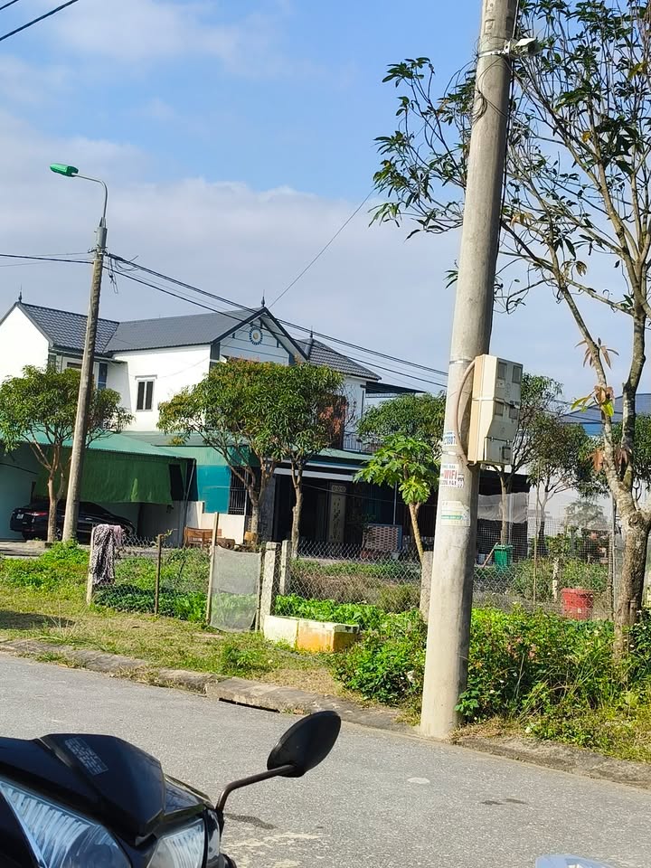 Nhà 2 tầng tại chợ mới Cẩm Thành 160m² giá 300 tỷ - Sẵn sàng giao dịch ngay!