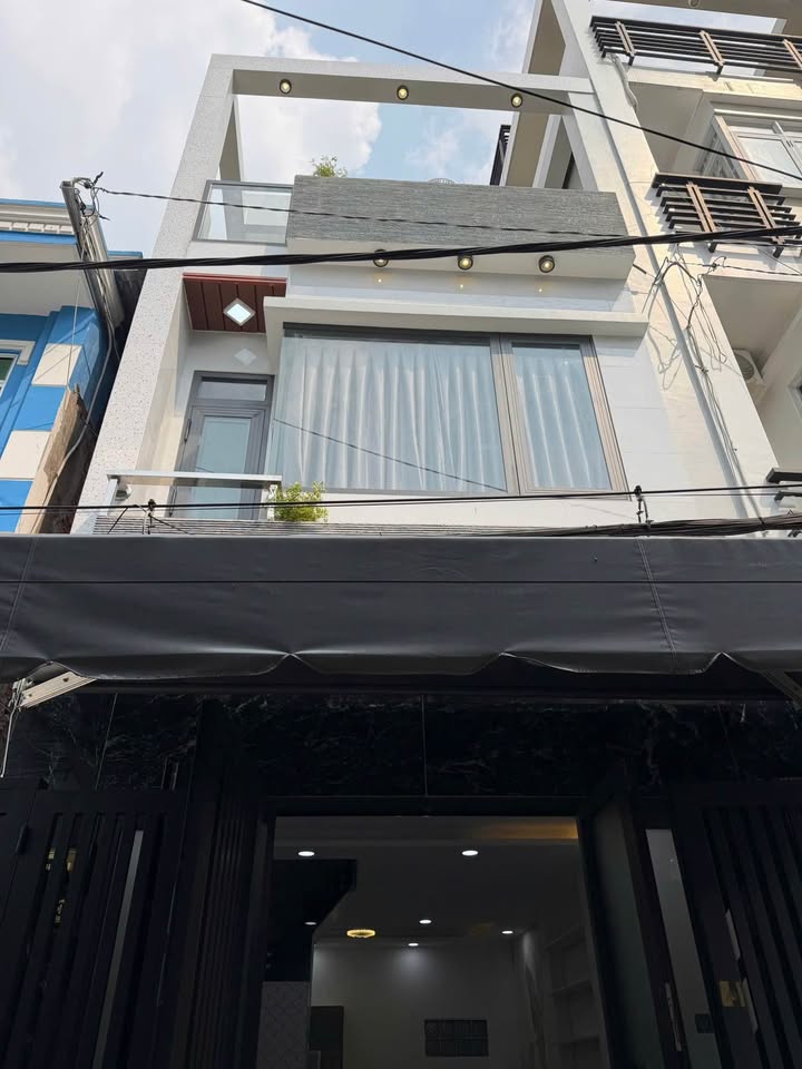 Nhà đẹp hẻm rộng Phường Hưng Phú Quận 8, 34m² giá 5.75 tỷ - Vào ở ngay!