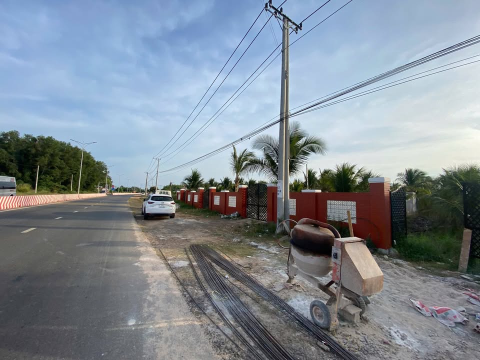 Đất nền 300m² mặt tiền Tỉnh Lộ 44B, Long Mỹ chỉ 5.99 tỷ - Cơ hội đầu tư tốt!