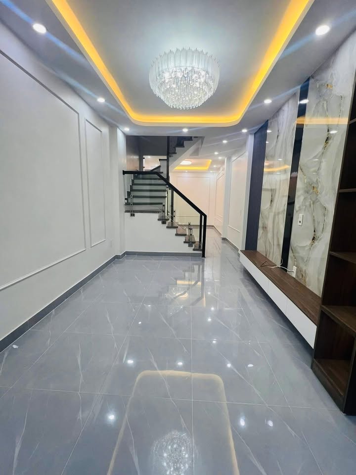 Nhà 3 tầng mới xây tại Trại Chuối, Hồng Bàng, Hải Phòng giá 3.4 tỷ - Sẵn sàng vào ở ngay!