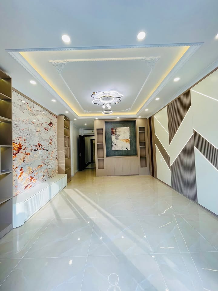 FrontHouse 5 tầng Tô Vũ, Hải An 80m² giá 11.2 tỷ - Sẵn sàng vào ở!