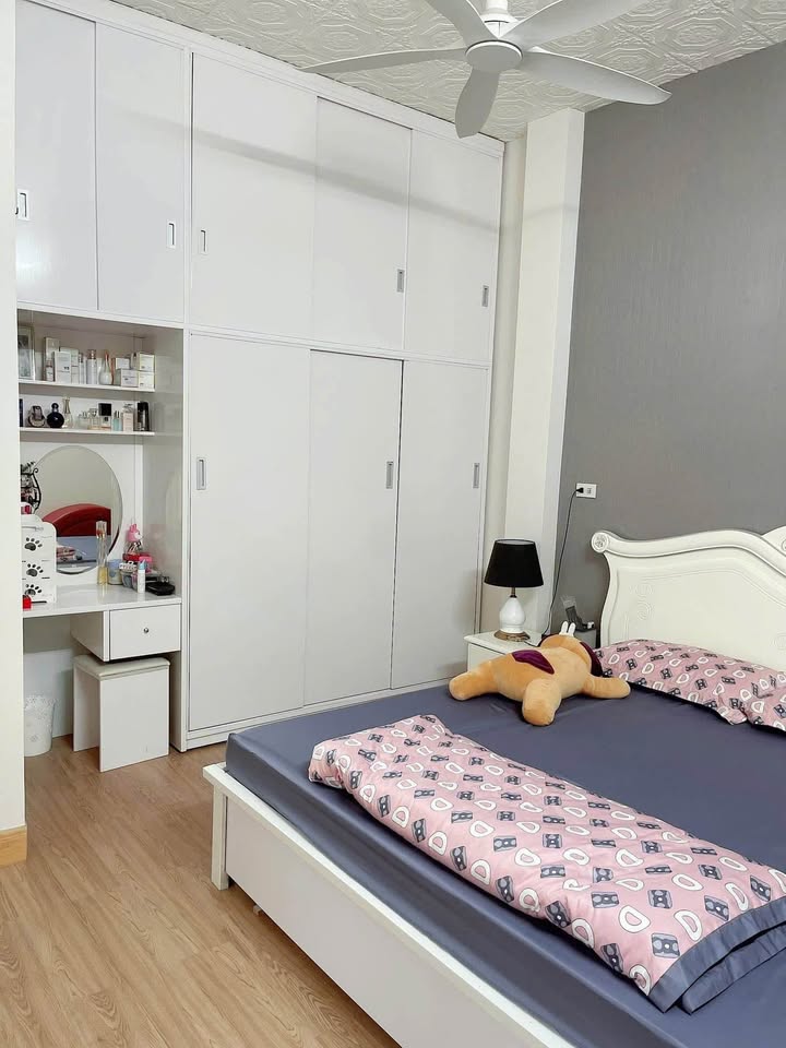 Nhà 3 tầng Phường Lê Hồng Phong 120m² giá 4 tỷ - Không gian thư giãn tuyệt vời!