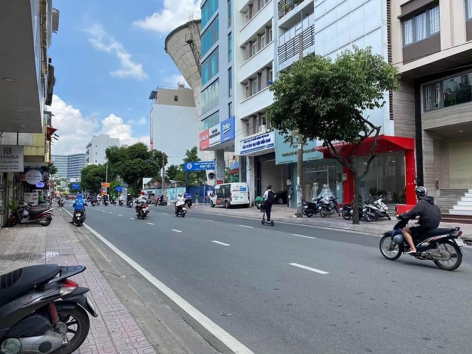 Đất Mặt Tiền Hồ Văn Huê, Phú Nhuận 248m² giá 68 tỷ - Cơ hội đầu tư tuyệt vời!