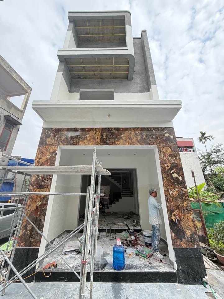 Nhà độc lập 3 tầng tại Tổ 7, An Dương - Đủ nội thất, ô tô đỗ cửa chỉ 3,6 tỷ!