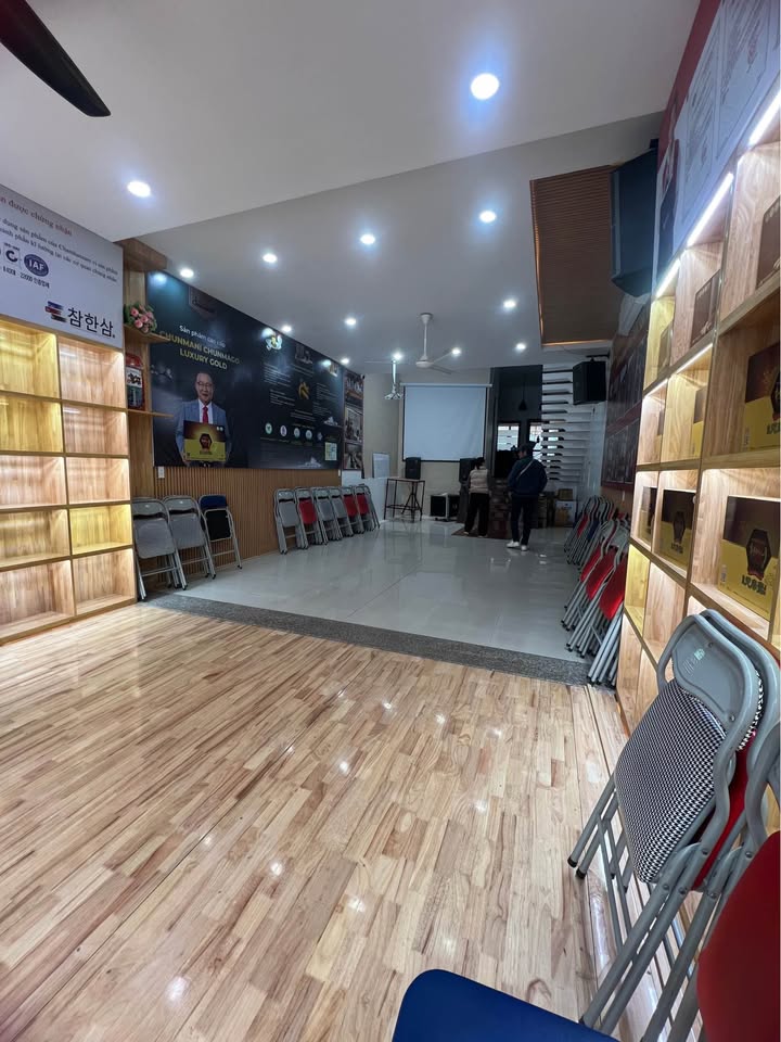 Bán nhà phố 5 tầng Cốc Lếu 160m² giá 4.9 tỷ - Gần Trường Tiểu Học Hoàng Văn Thụ!