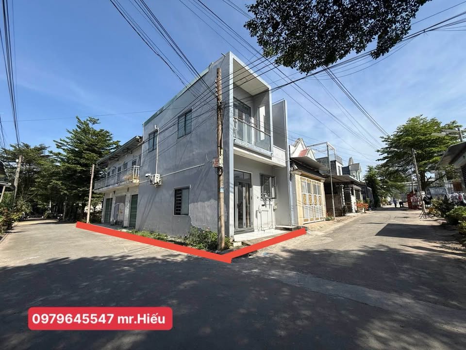 Dãy trọ 2 lầu mặt tiền Phường Tân Định, Bến Cát, 100m² giá 2.1 tỷ - Thu nhập ổn định 8.5 triệu/tháng!