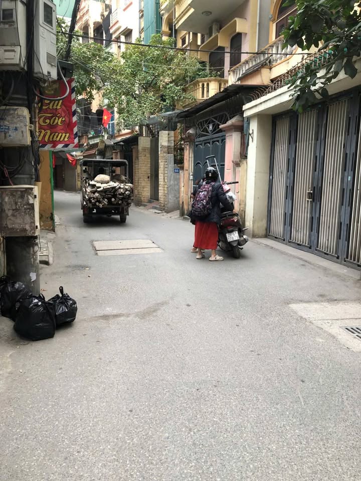 Nhà 5 tầng tại Định Công, Hoàng Mai 35m² giá 6 tỷ - Nhà đẹp, thiết kế hợp lý!