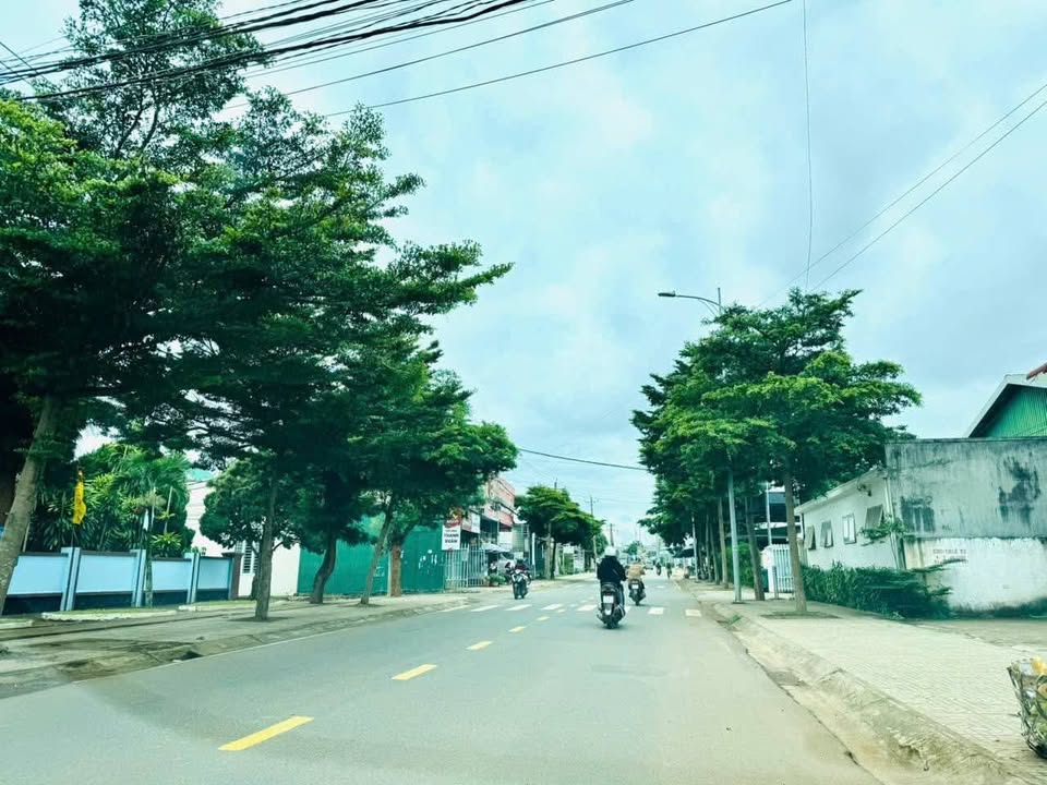 Đất nền 2 mặt tiền xã Phú Hội 241.92m² giá 5.2 tỷ - Khu vực kinh doanh sầm uất!