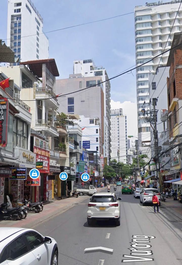 Bán nhà mặt phố Hùng Vương Nha Trang 75.5m² giá 30 tỷ - Kinh doanh sầm uất